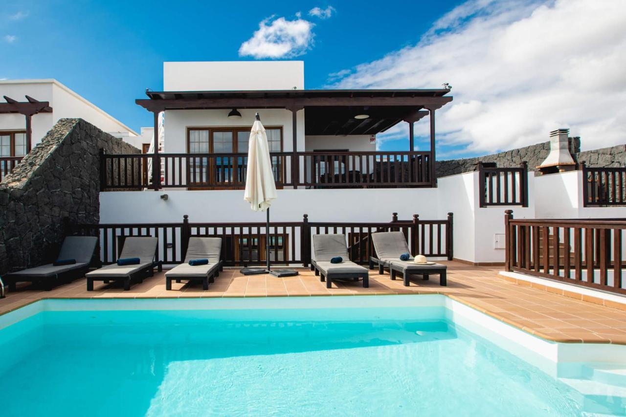 Villa Vista Reina - Luxury 6 Bedroom - Heated Pool- Views - Pool Table - Vista Lobos - Playa Blanca Eksteriør billede