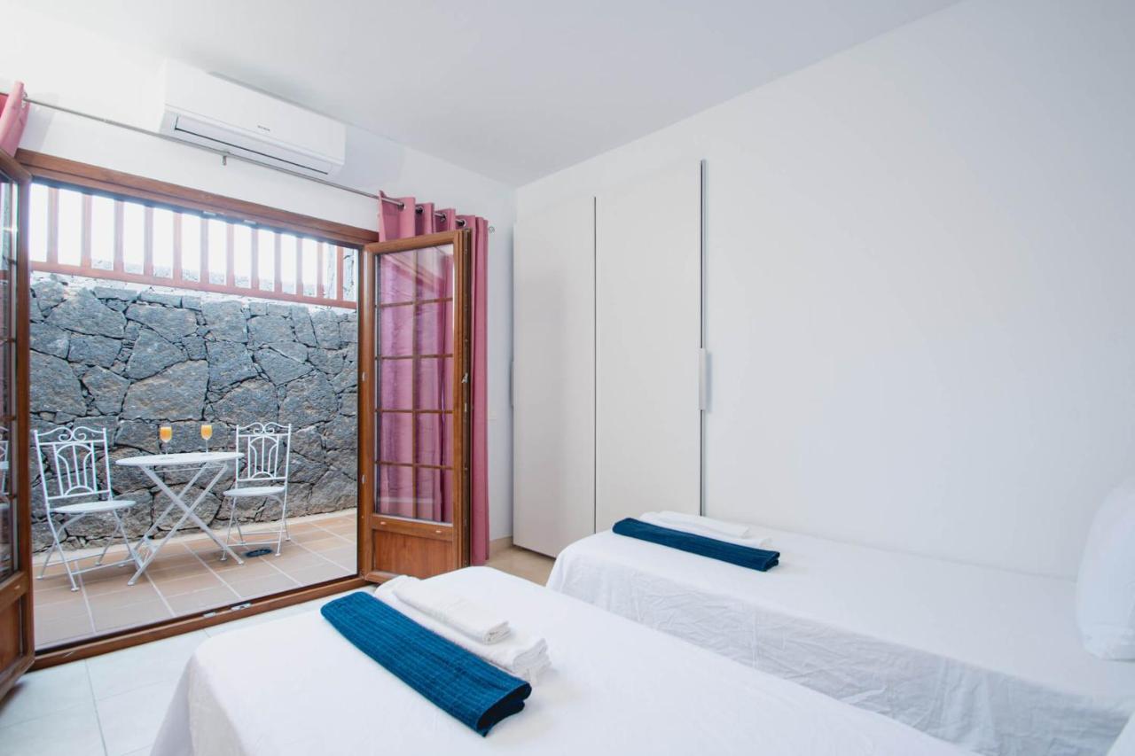 Villa Vista Reina - Luxury 6 Bedroom - Heated Pool- Views - Pool Table - Vista Lobos - Playa Blanca Eksteriør billede