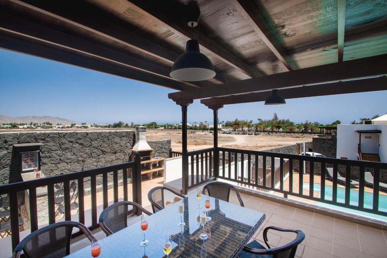 Villa Vista Reina - Luxury 6 Bedroom - Heated Pool- Views - Pool Table - Vista Lobos - Playa Blanca Eksteriør billede